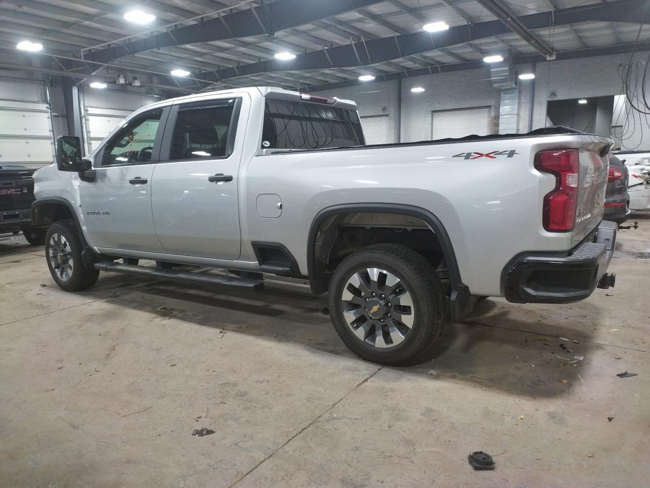 2021 CHEVROLET SILVERADO - Image 2