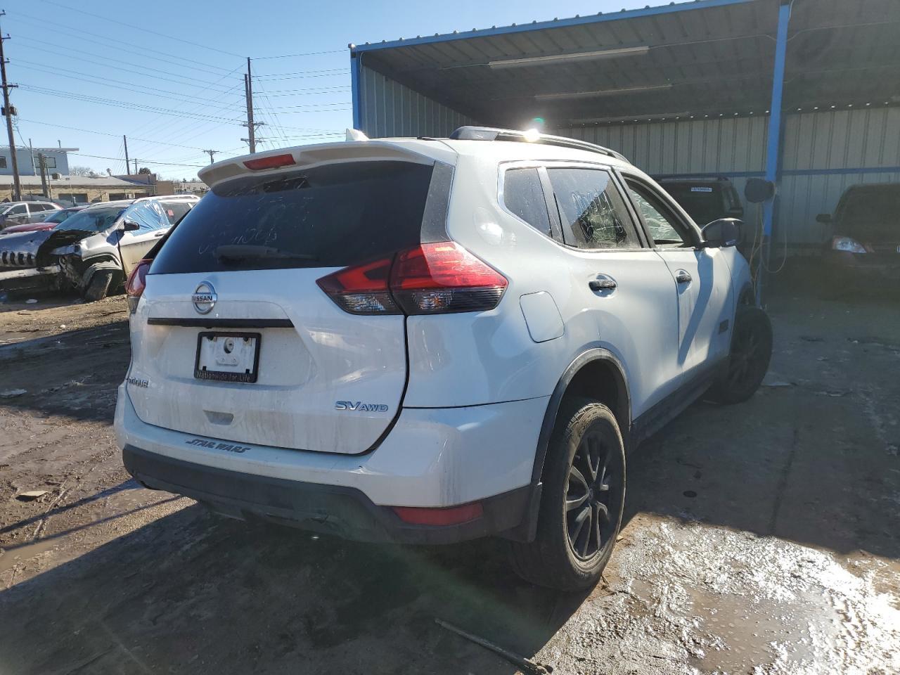 2017 NISSAN ROGUE SV - Image 3