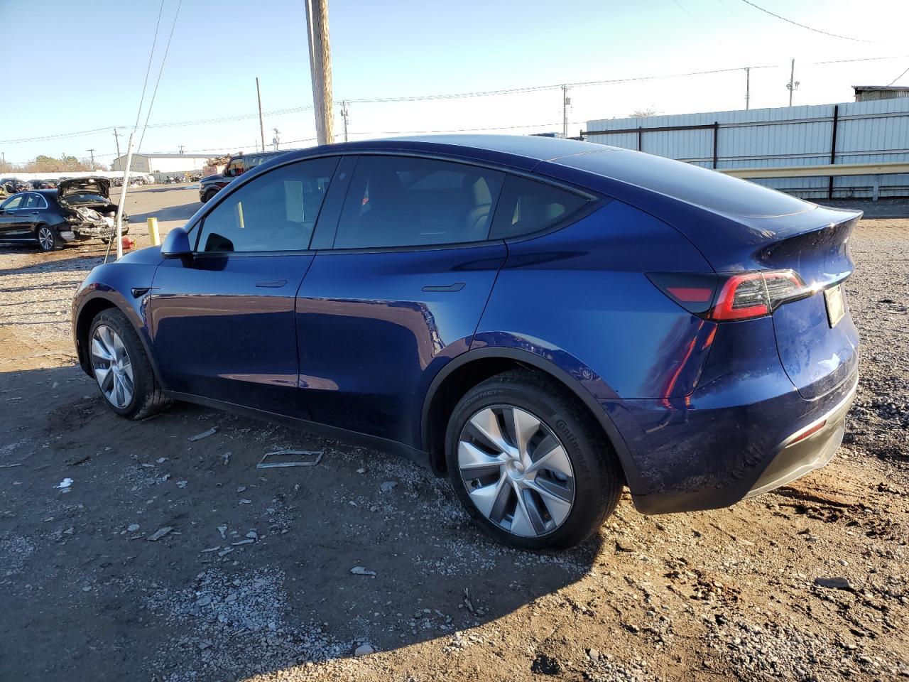 2023 TESLA MODEL Y - Image 2