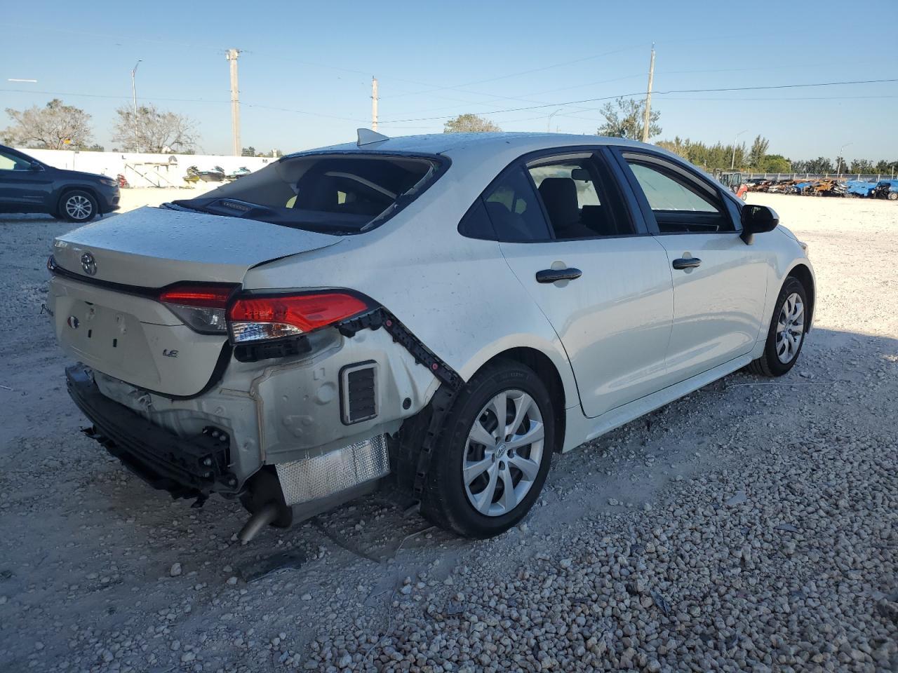 2021 TOYOTA COROLLA LE - Фото 3