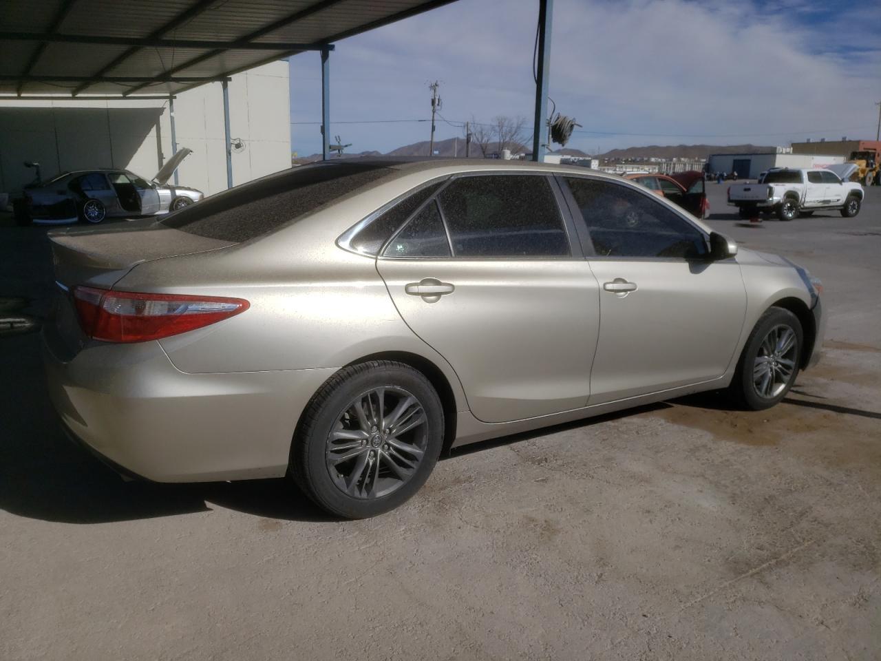 2016 TOYOTA CAMRY LE - Фото 3