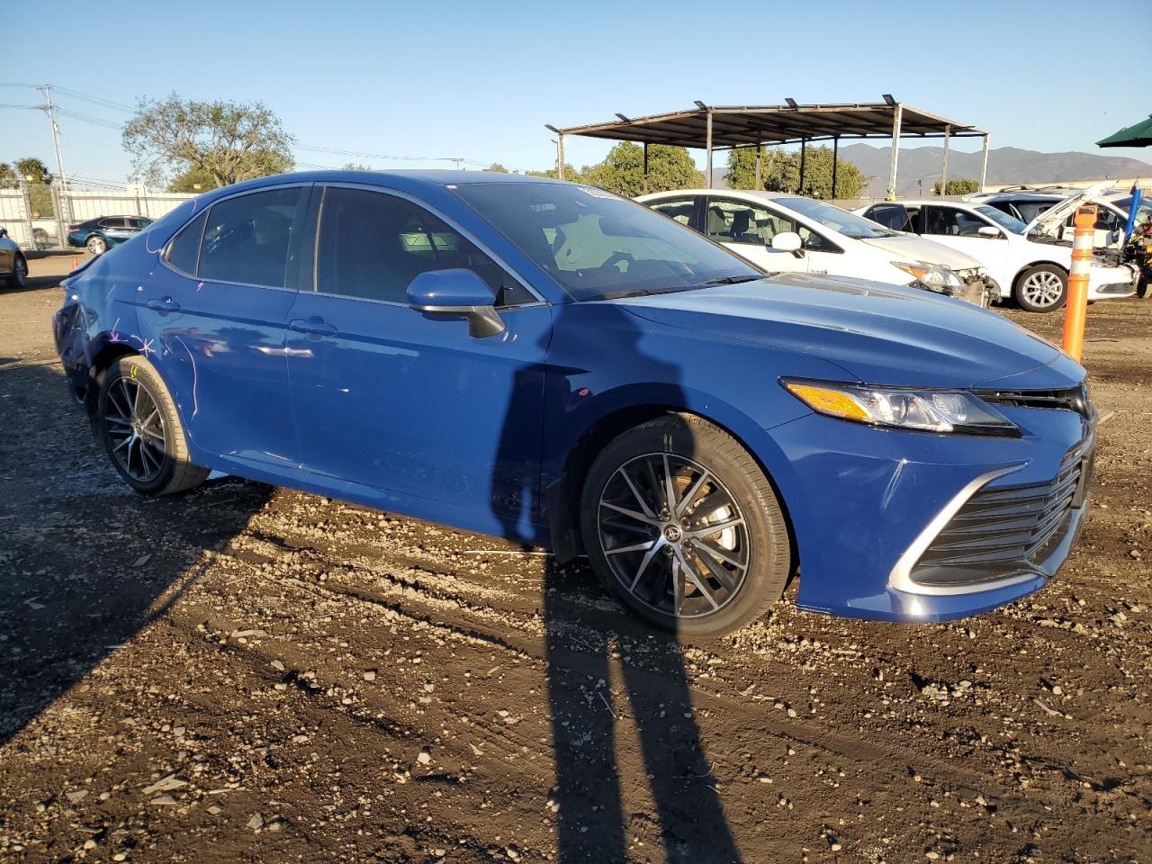 2023 TOYOTA CAMRY LE - Фото 4