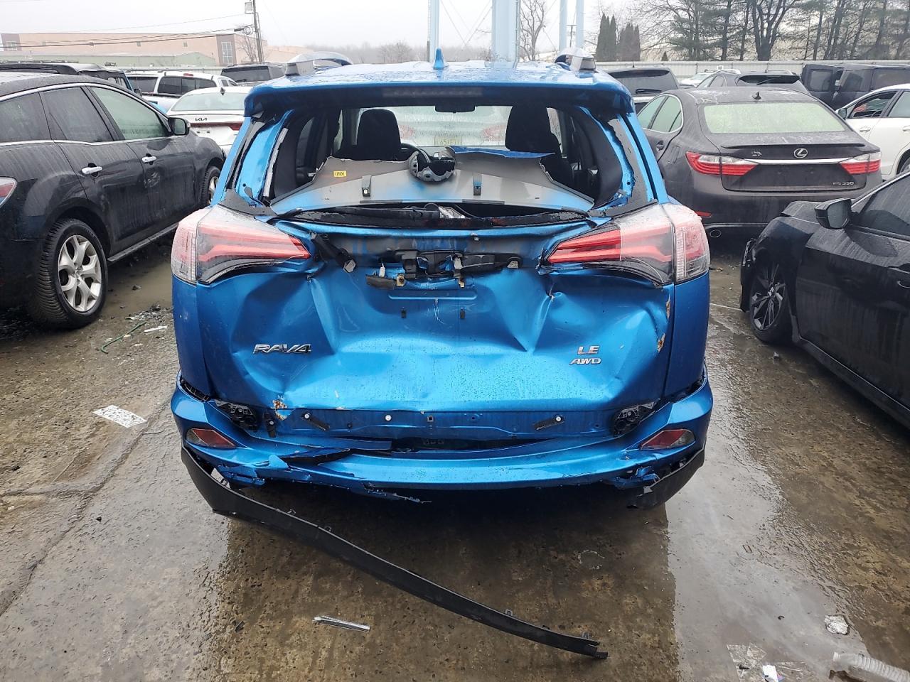 2018 TOYOTA RAV4 LE - Image 6