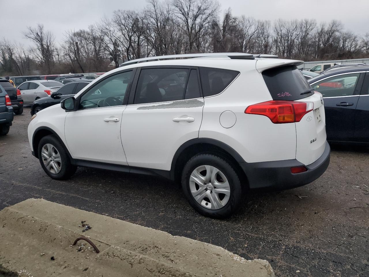 2014 TOYOTA RAV4 LE - Image 2