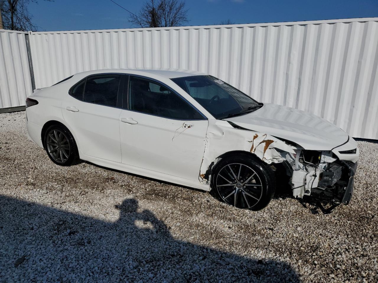 2021 TOYOTA CAMRY SE - Фото 4