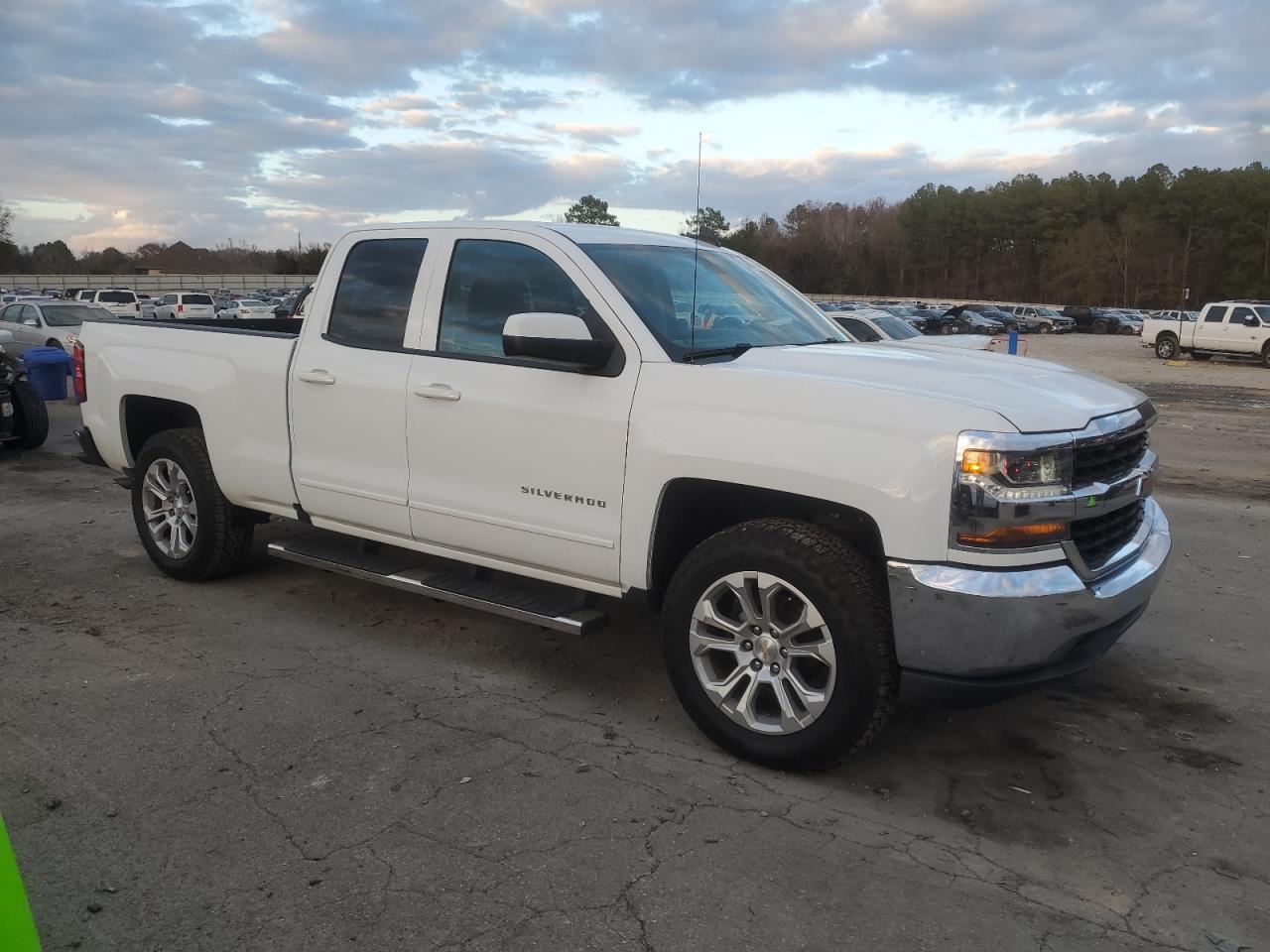 2016 CHEVROLET SILVERADO - Image 4