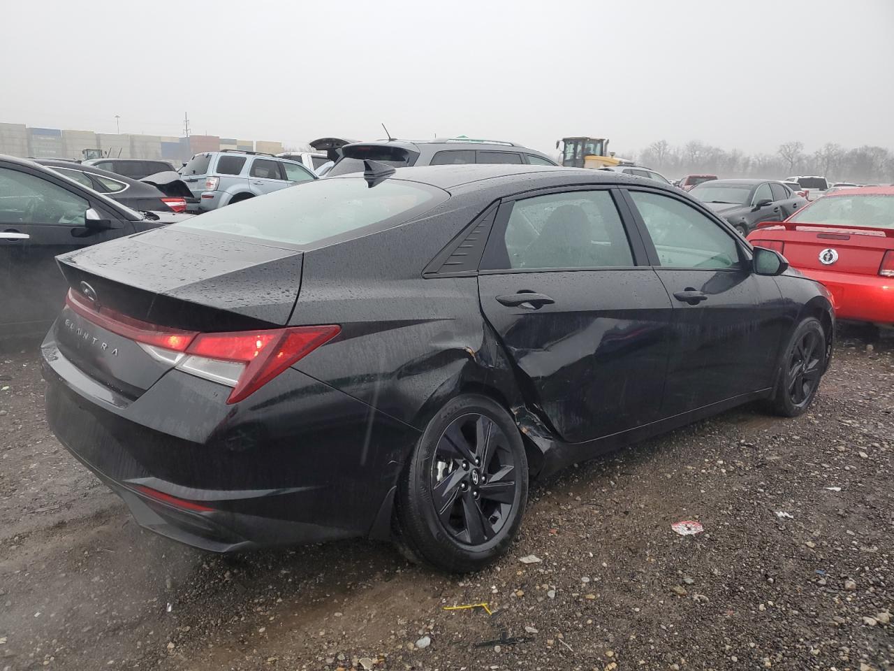 2022 HYUNDAI ELANTRA SE - Фото 3