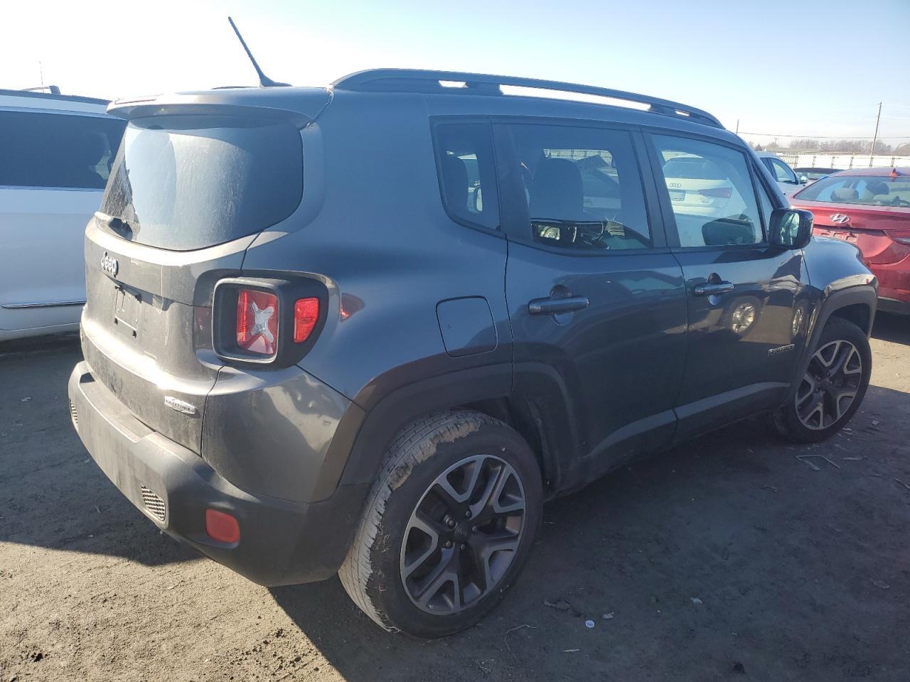 2017 JEEP RENEGADE L - Image 3
