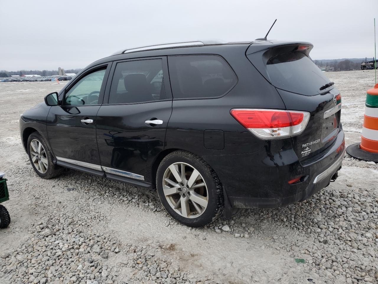 2013 NISSAN PATHFINDER - Image 2