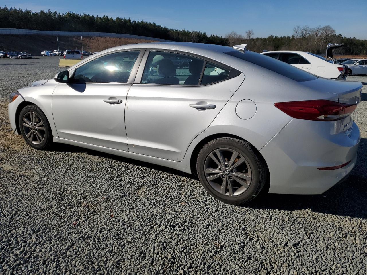 2018 HYUNDAI ELANTRA SE - Image 2
