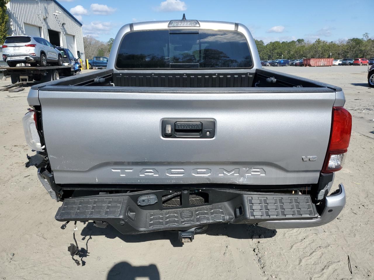 2019 TOYOTA TACOMA DOU - Фото 6