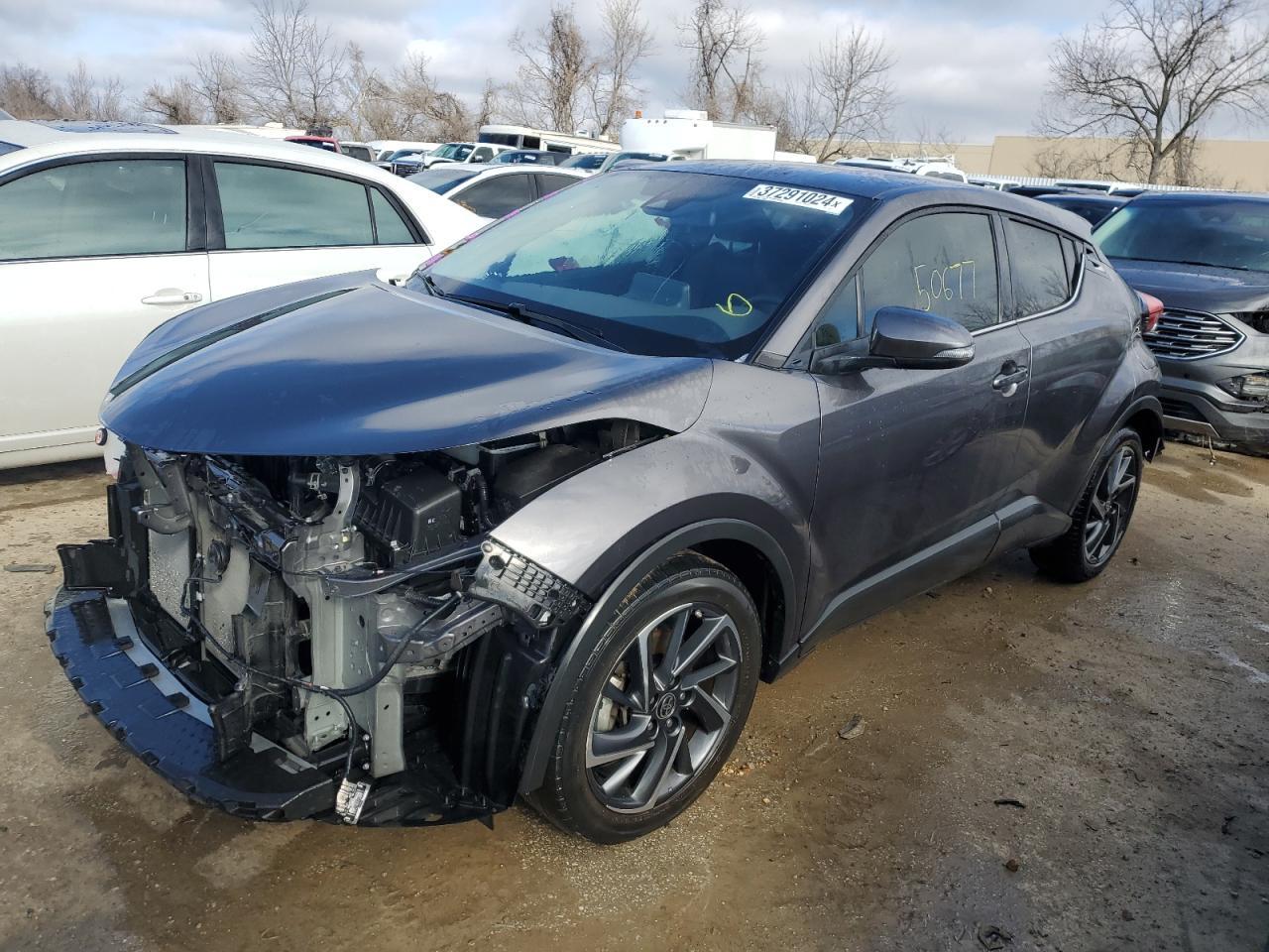 2021 TOYOTA C-HR XLE