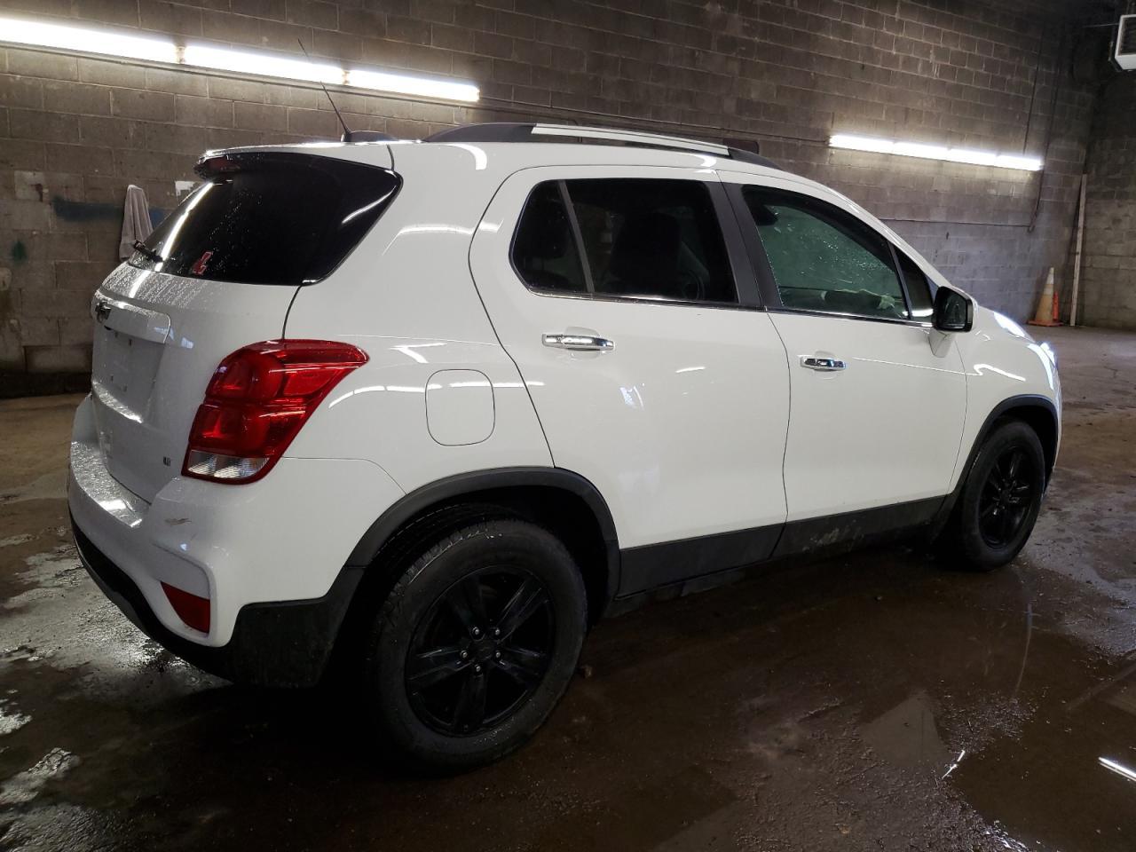 2018 CHEVROLET TRAX 1LT - Image 3