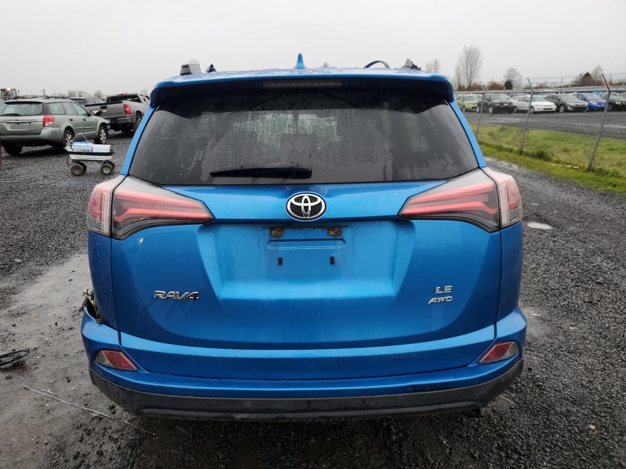 2017 TOYOTA RAV4 LE - Фото 6