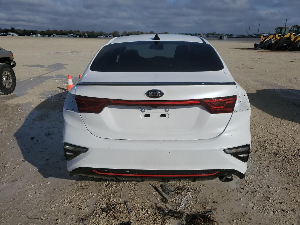 2021 KIA FORTE GT L - Image 6