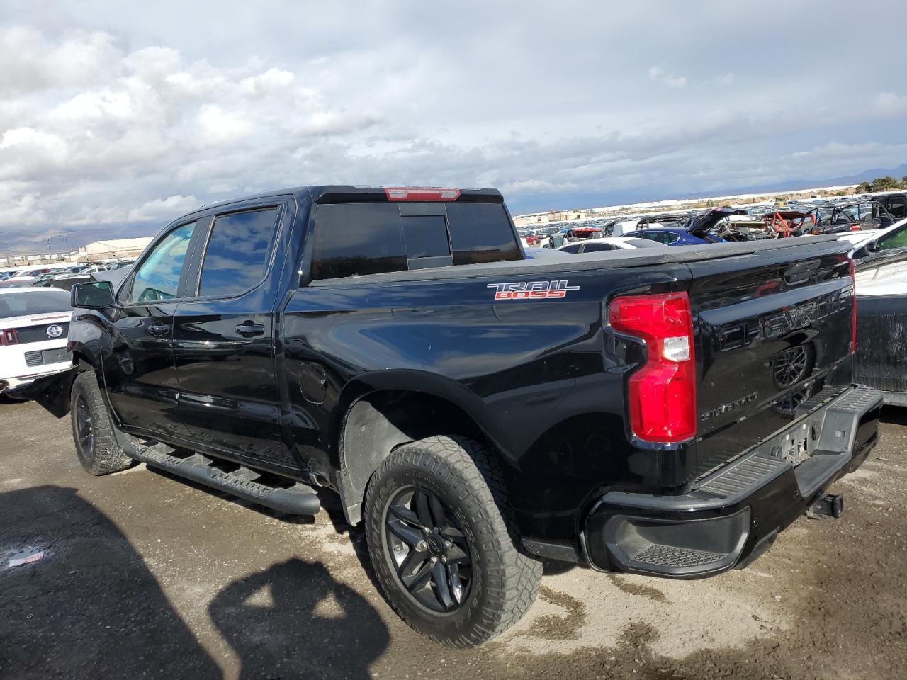 2021 CHEVROLET SILVERADO - Фото 2