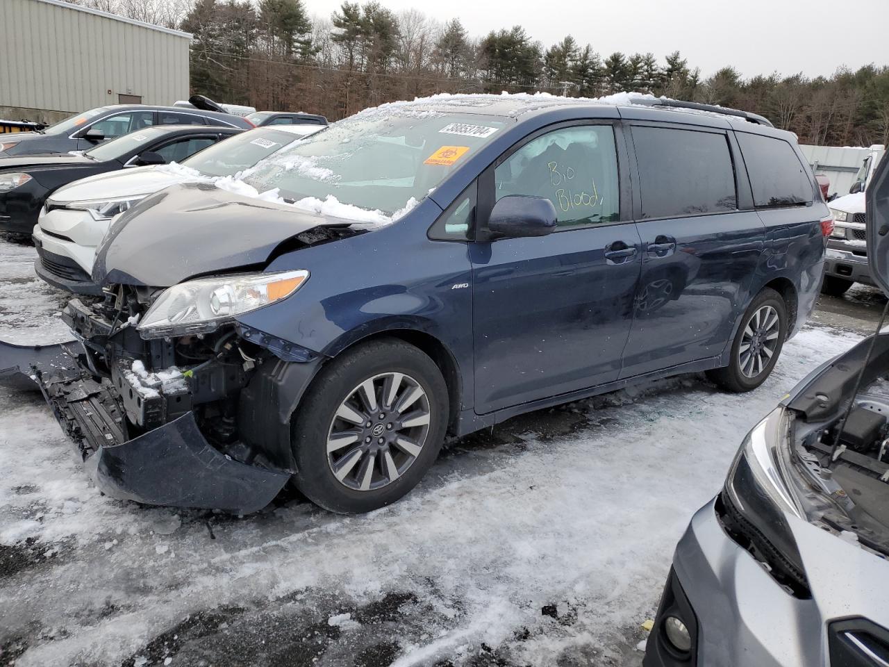 2019 TOYOTA SIENNA LE
