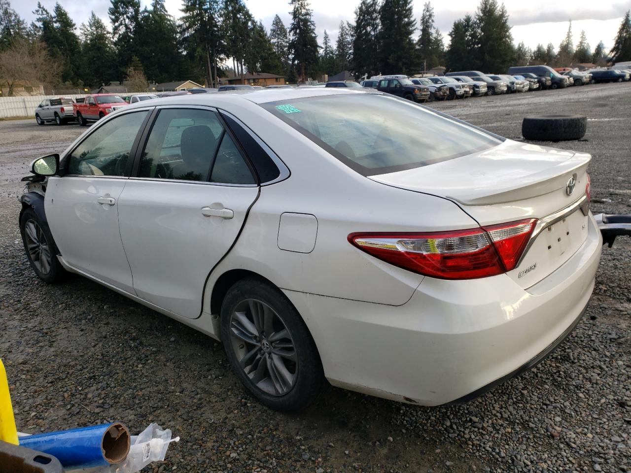 2015 TOYOTA CAMRY LE - Image 2