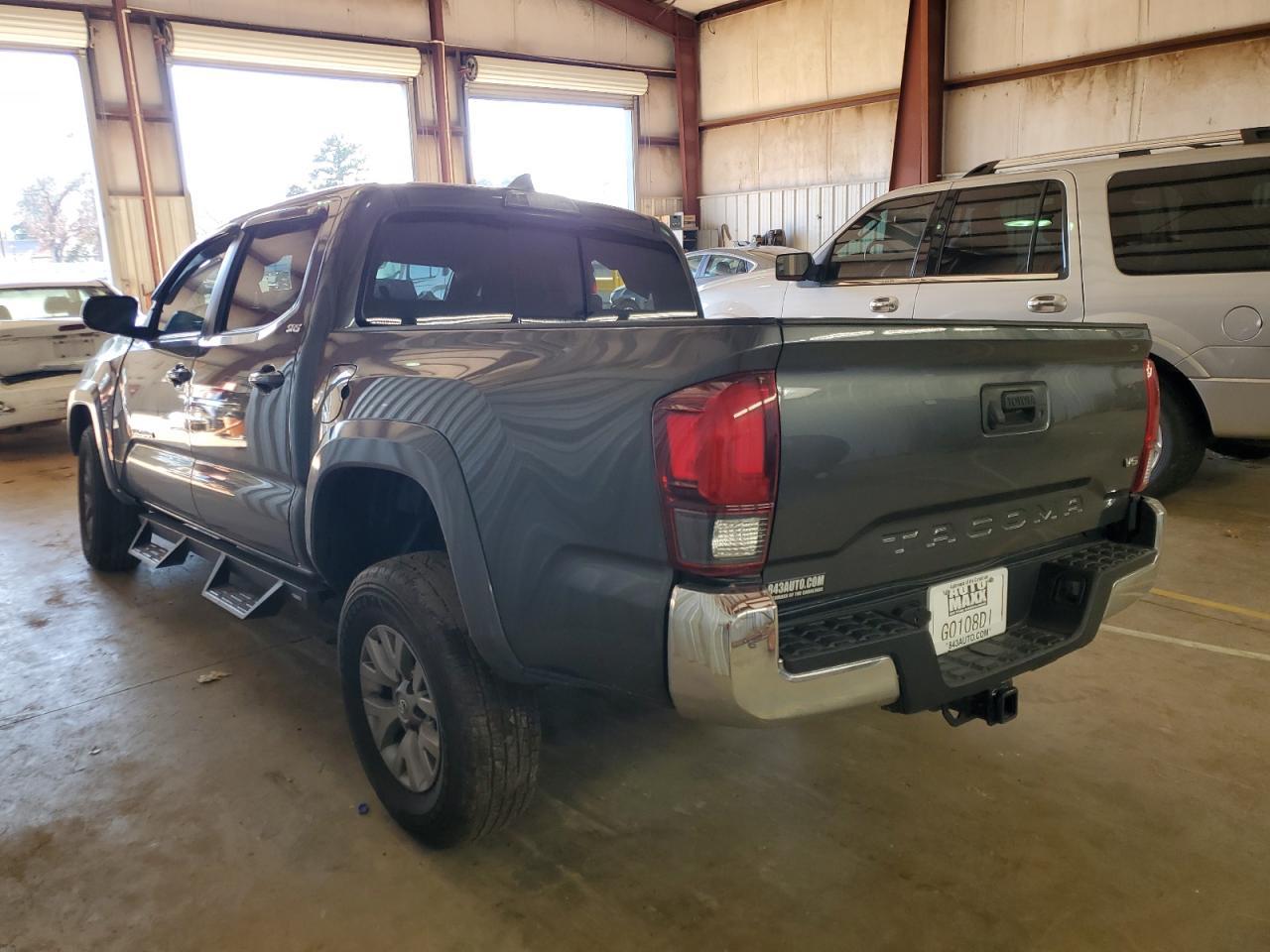 2018 TOYOTA TACOMA DOU - Фото 2