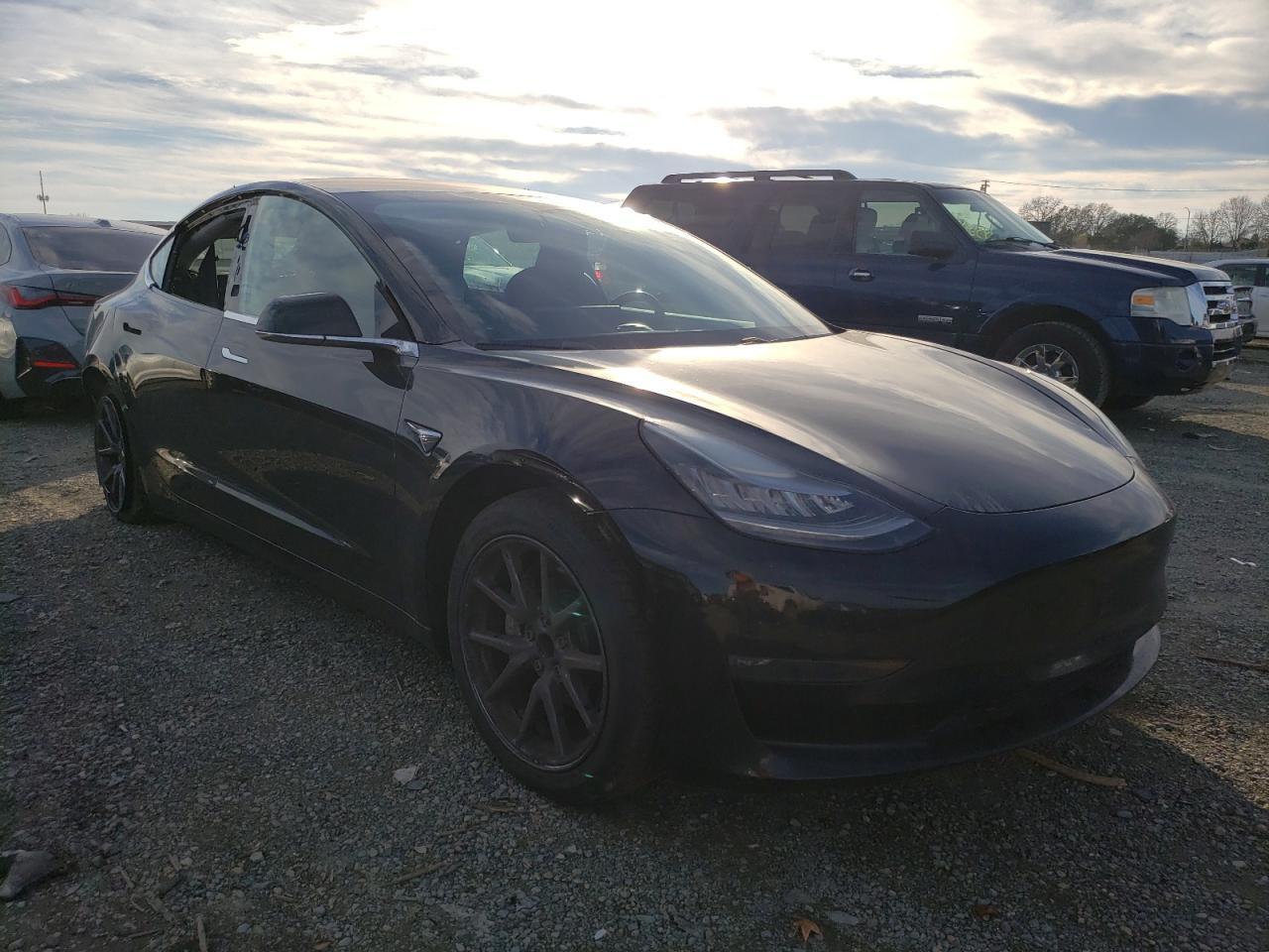 2019 TESLA MODEL 3 - Фото 4