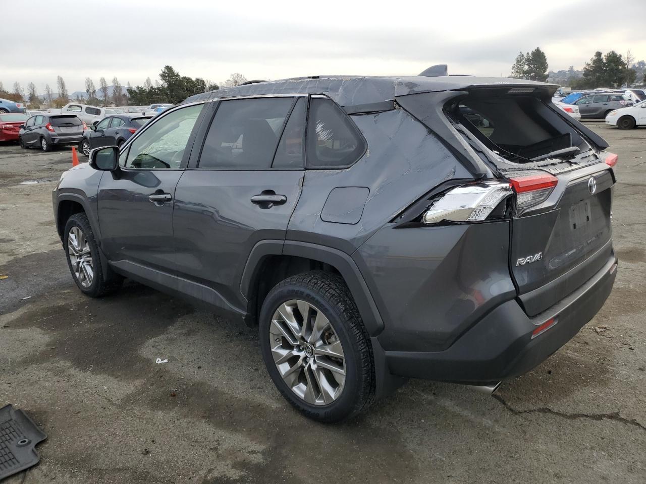 2019 TOYOTA RAV4 XLE P - Image 2