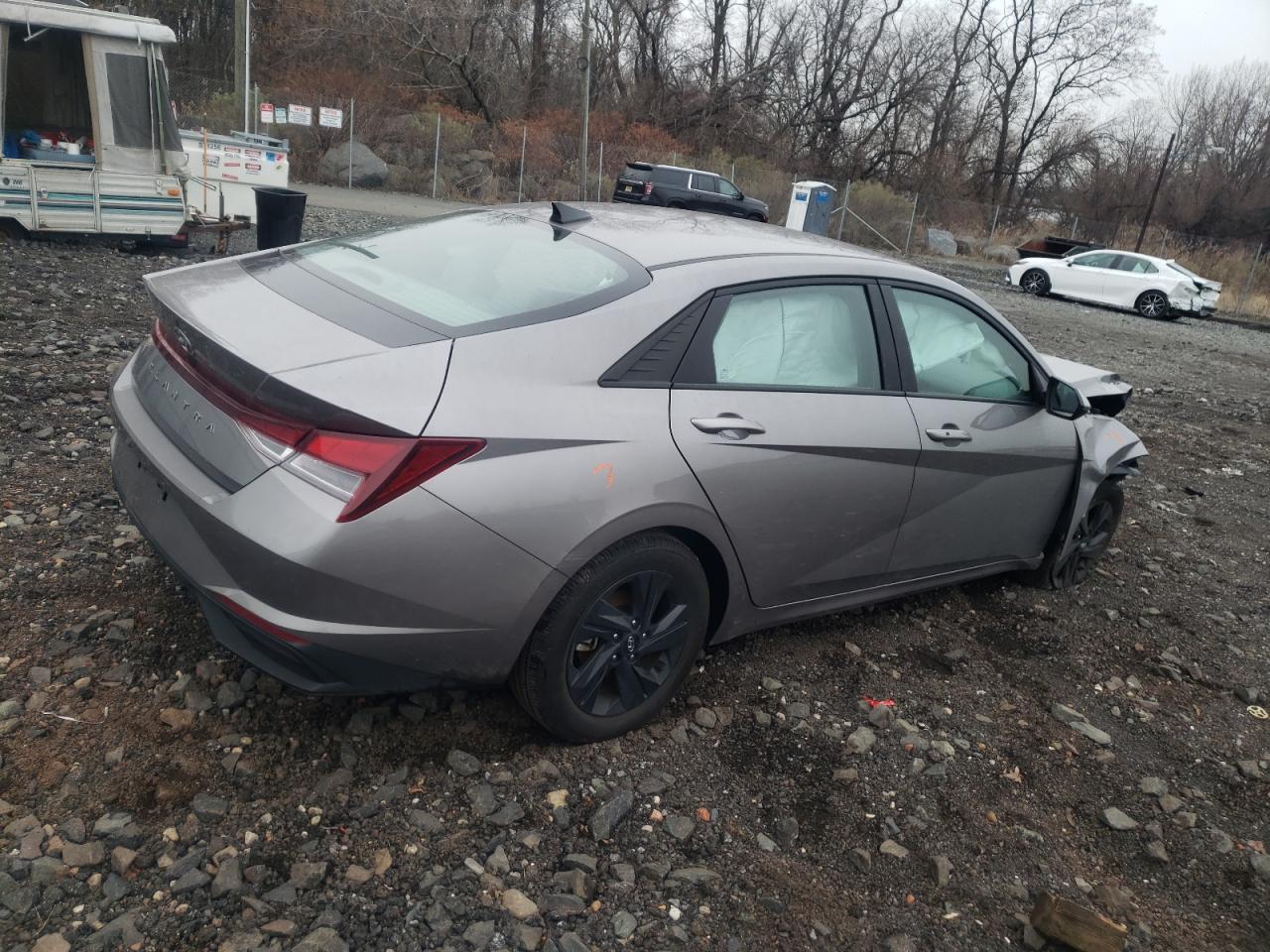 2023 HYUNDAI ELANTRA SE - Image 3