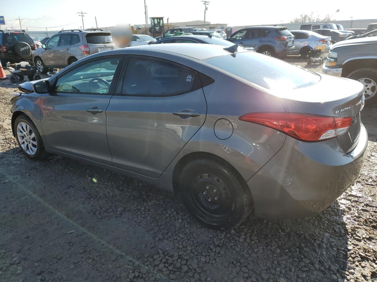 2013 HYUNDAI ELANTRA GL - Image 2