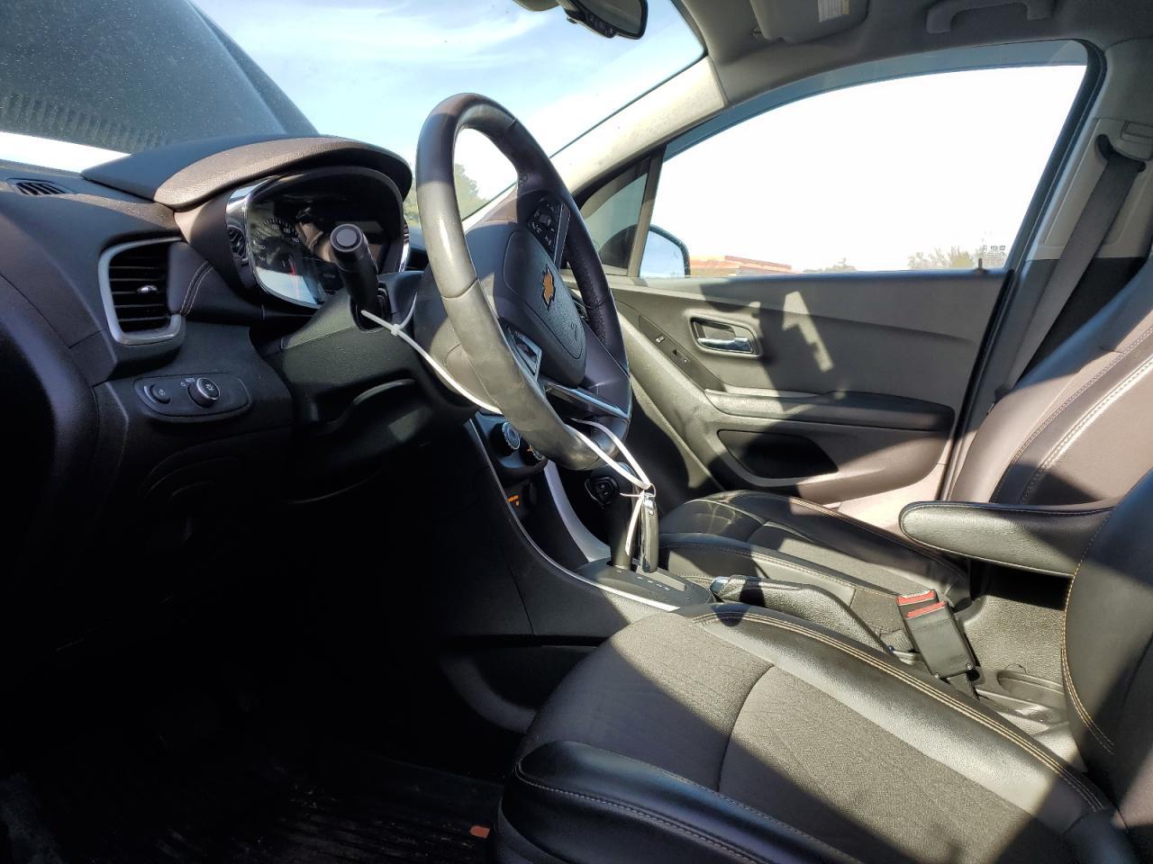 2021 CHEVROLET TRAX 1LT - Image 7