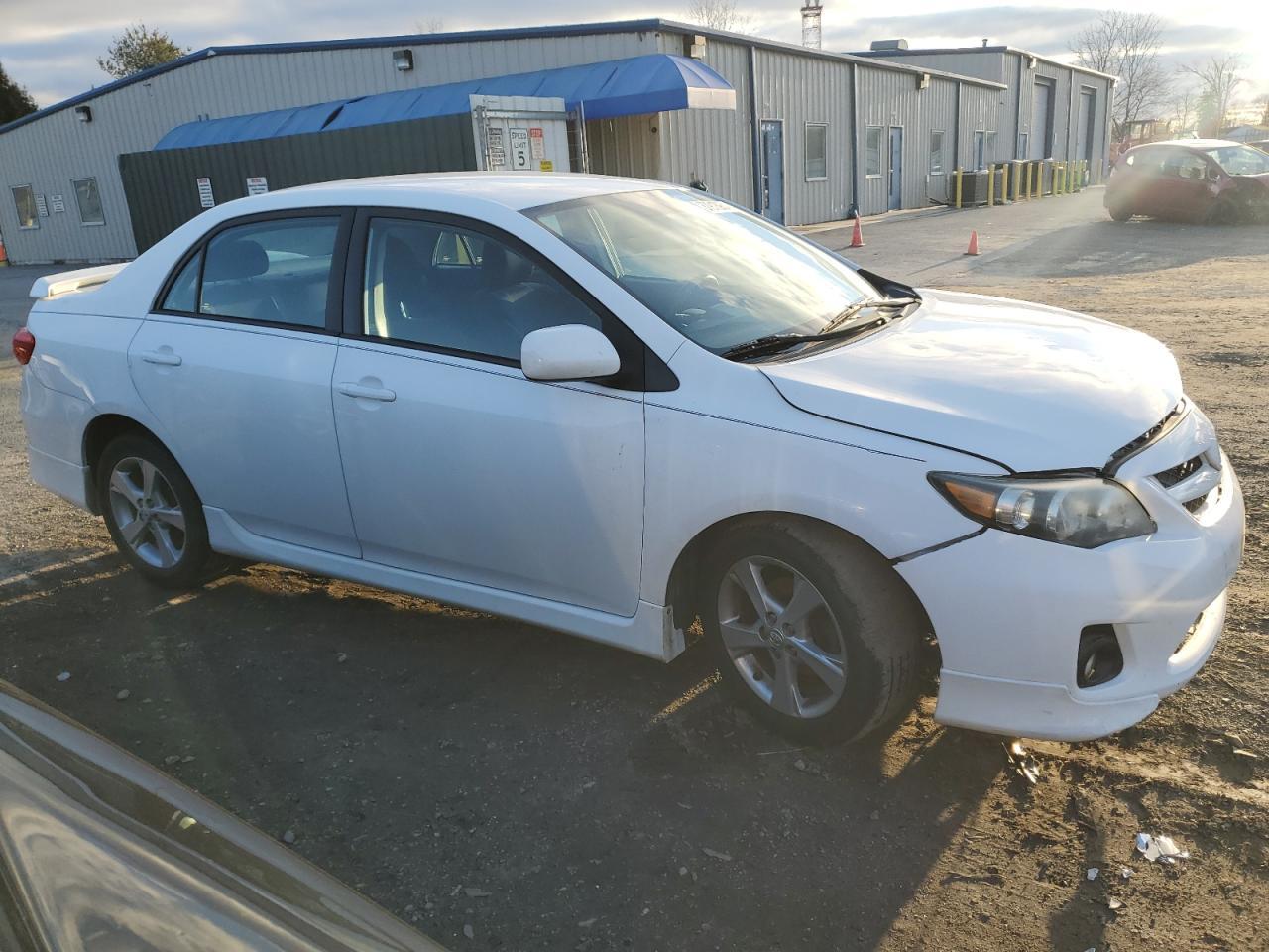 2013 TOYOTA COROLLA BA - Фото 4