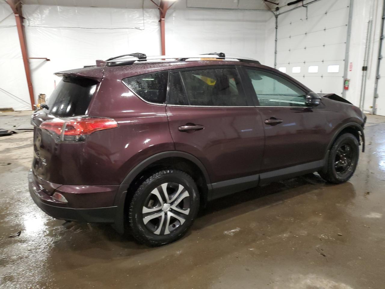 2017 TOYOTA RAV4 LE - Фото 3