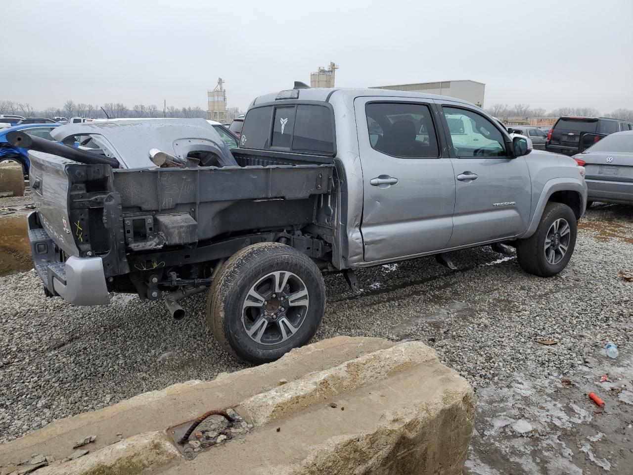 2016 TOYOTA TACOMA DOU - Image 3