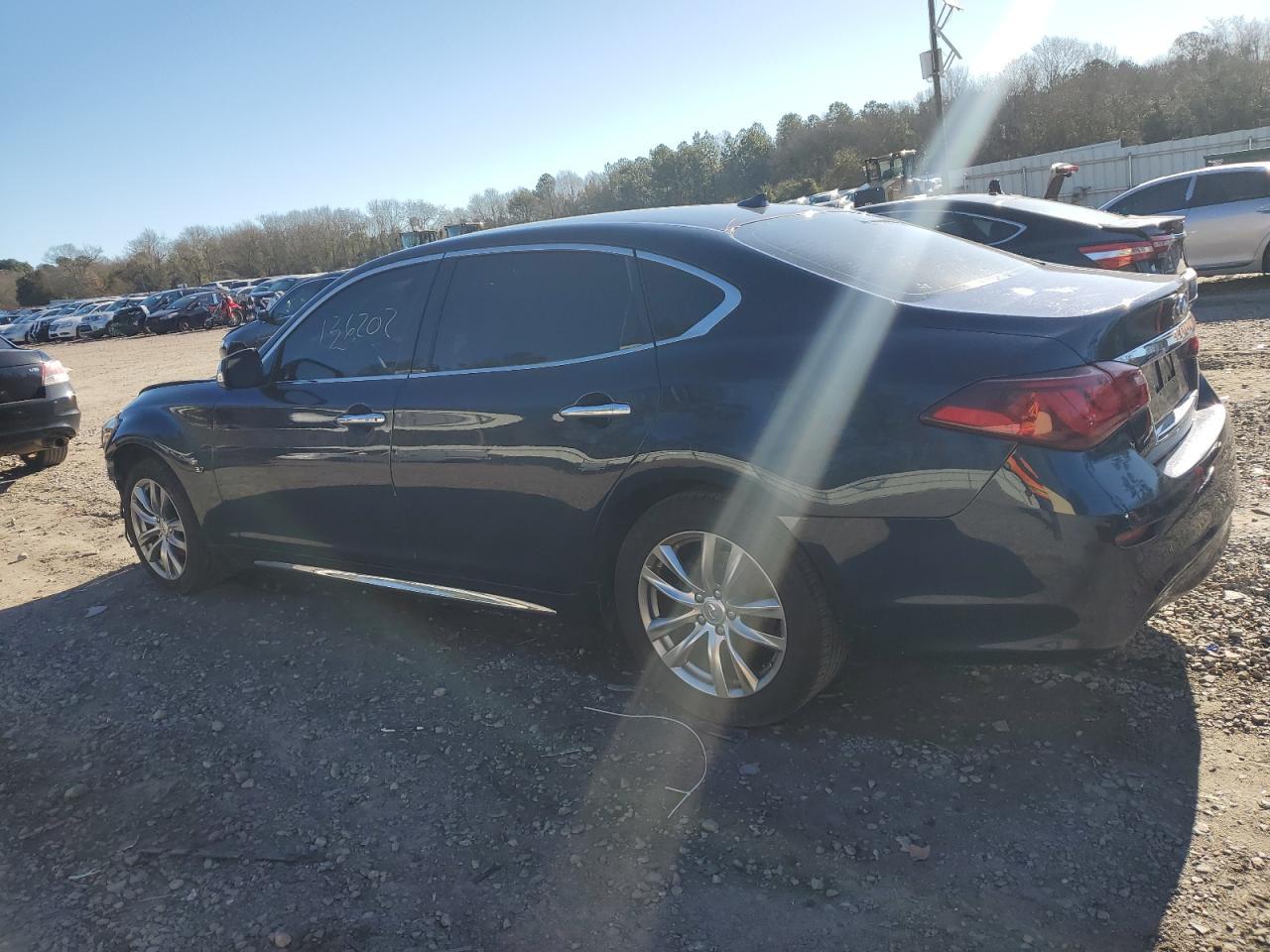 2015 INFINITI Q70L 3.7 - Image 2