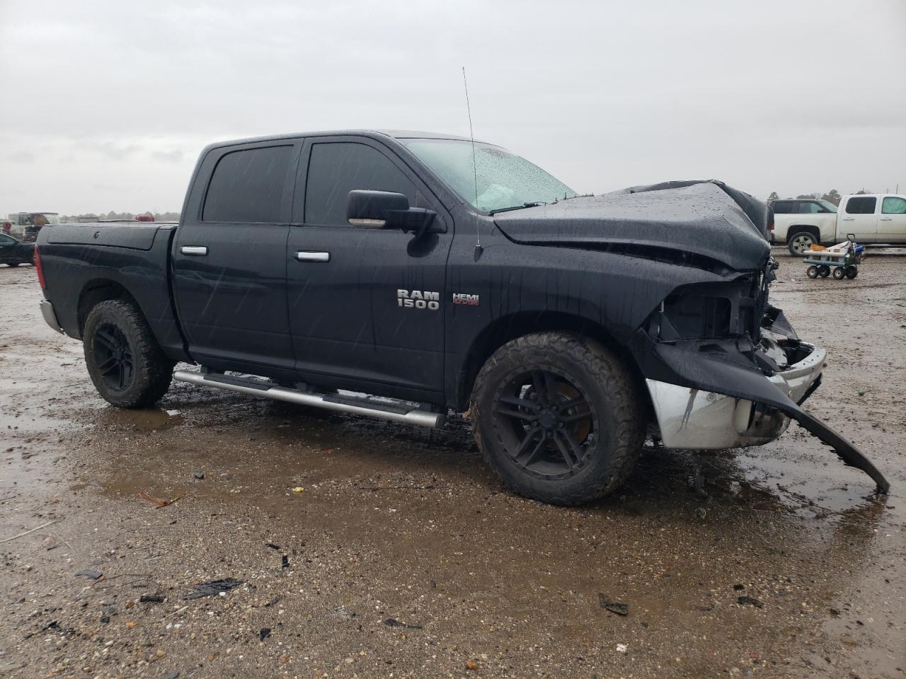 2017 RAM 1500 SLT - Фото 4