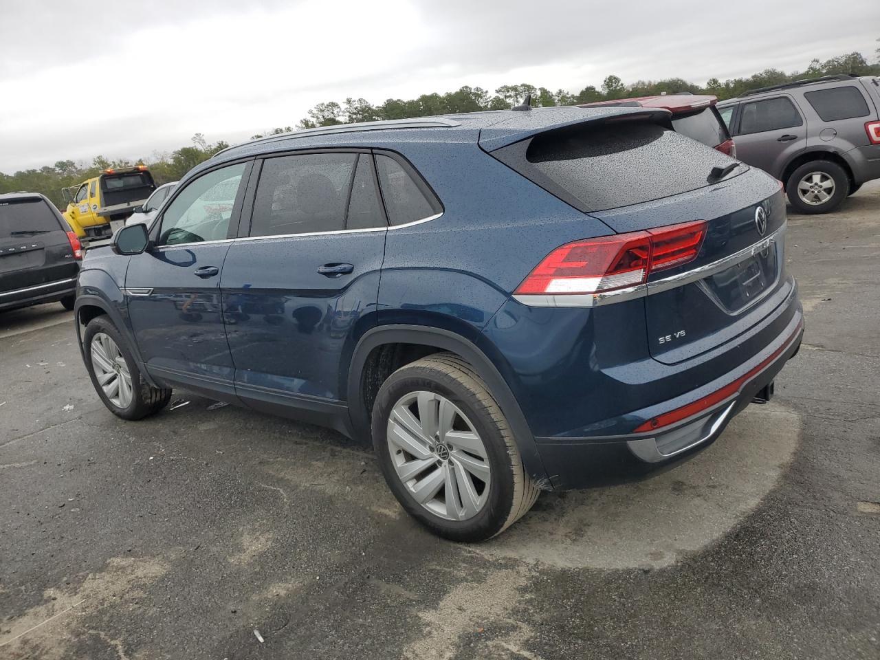 2022 VOLKSWAGEN ATLAS CROS - Image 2