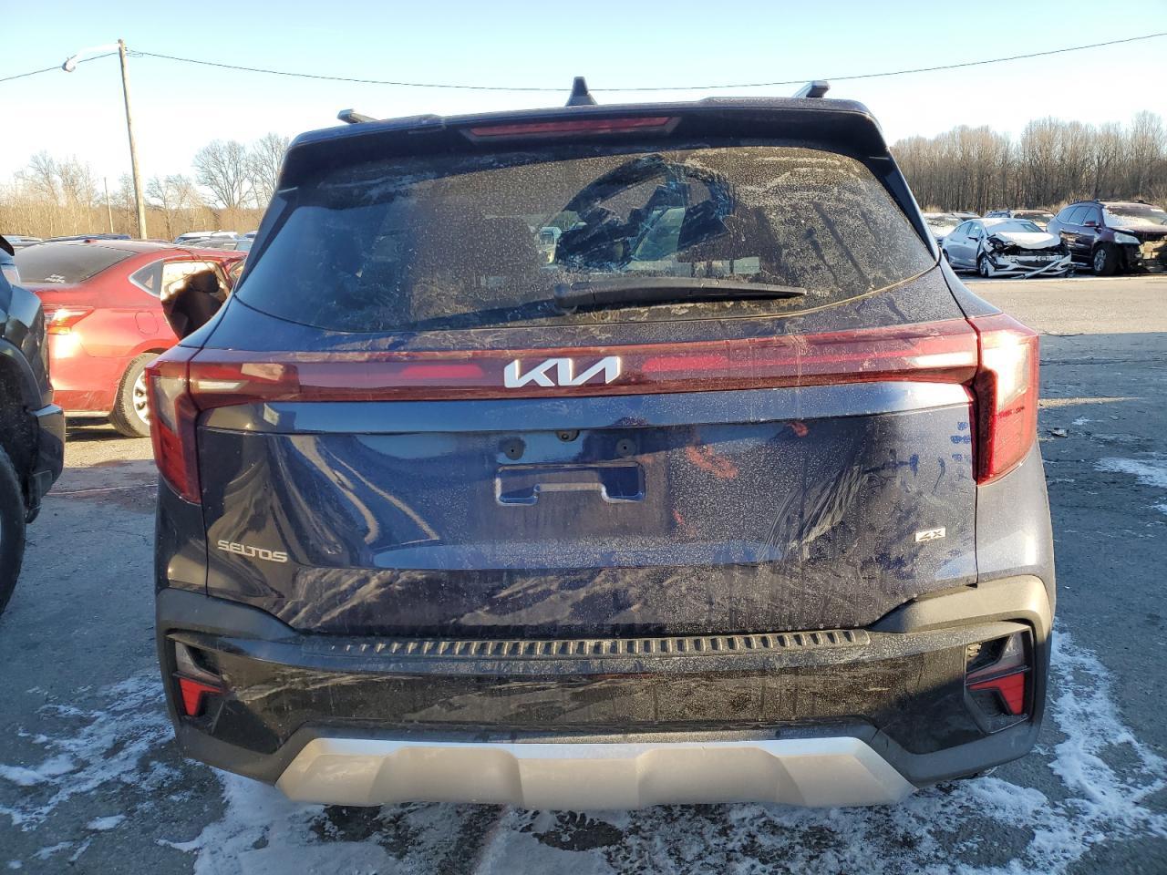 2024 KIA SELTOS EX - Image 6