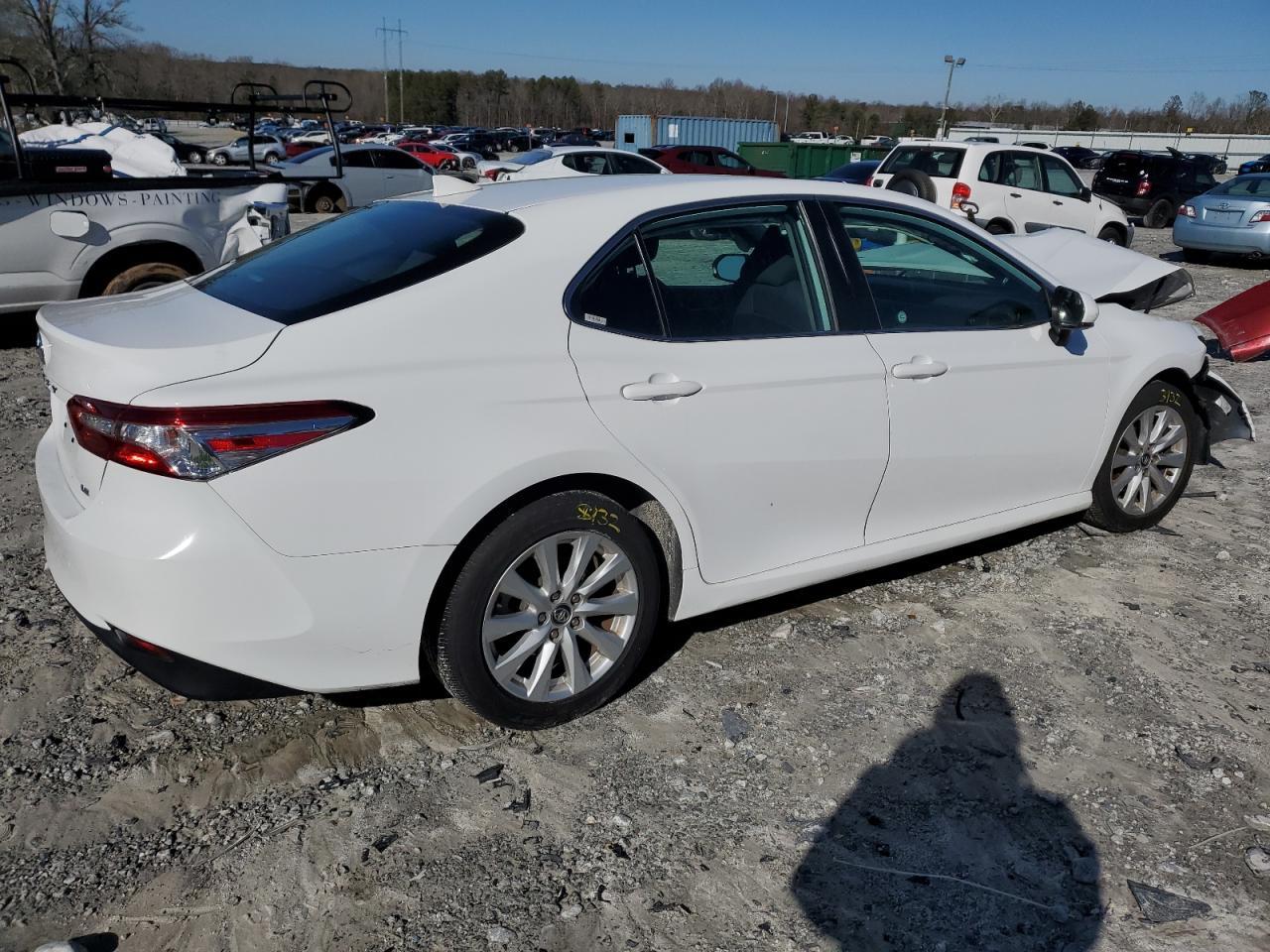 2020 TOYOTA CAMRY LE - Фото 3