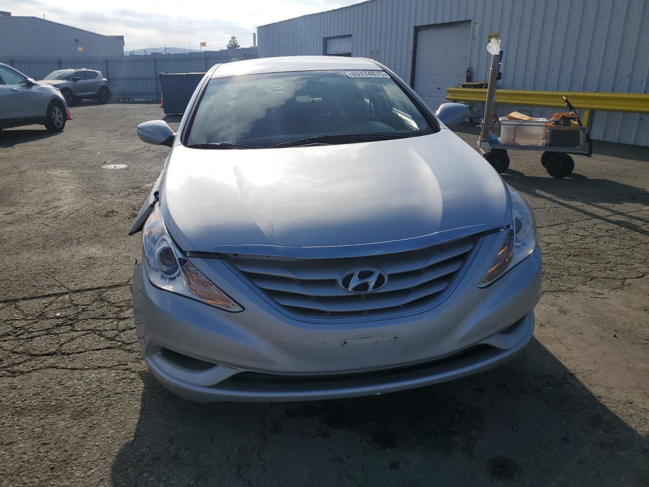 2013 HYUNDAI SONATA GLS - Image 5