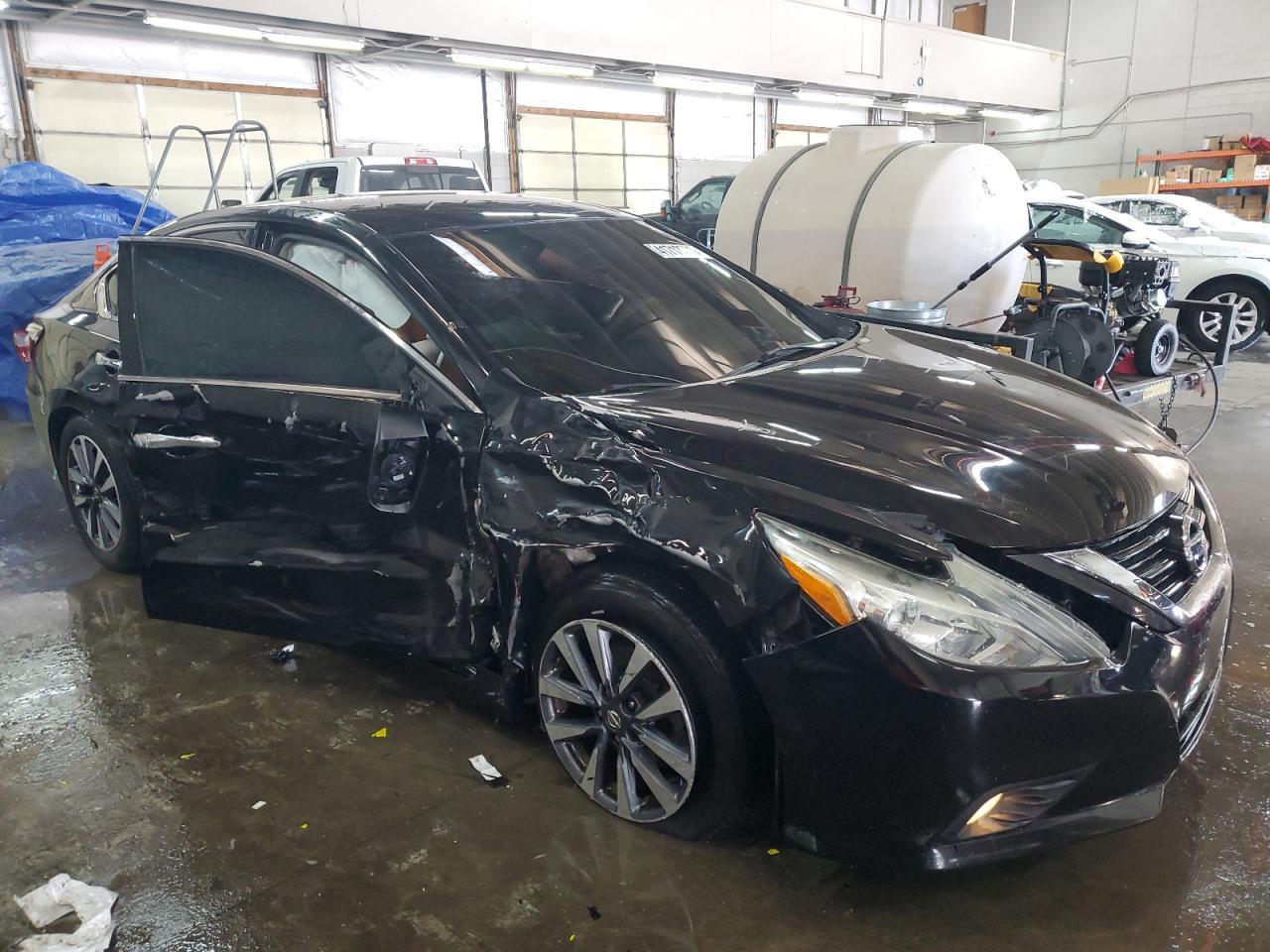 2017 NISSAN ALTIMA 2.5 - Image 4