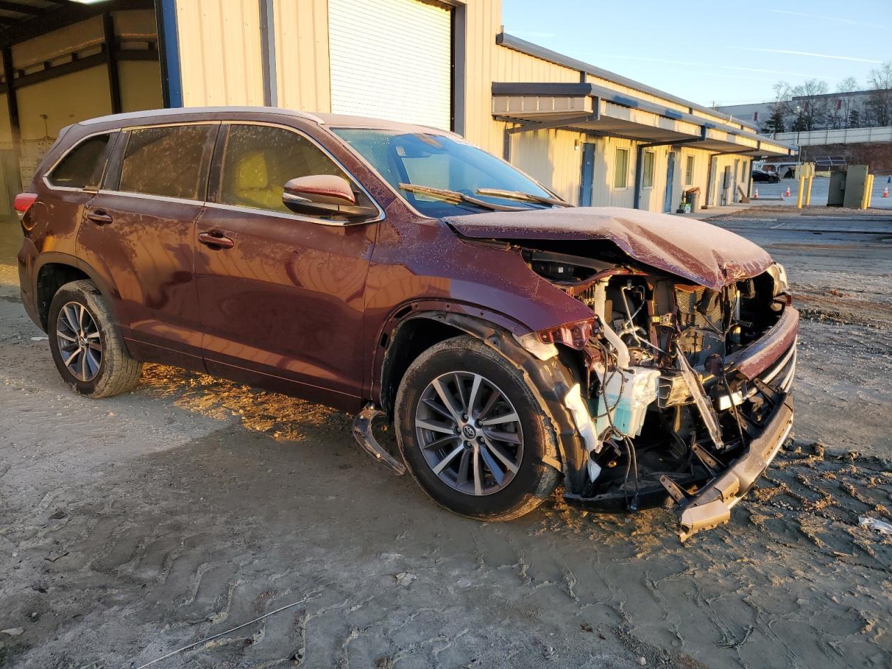 2018 TOYOTA HIGHLANDER - Image 4
