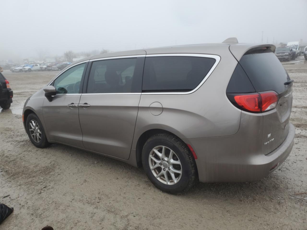 2017 CHRYSLER PACIFICA T - Image 2