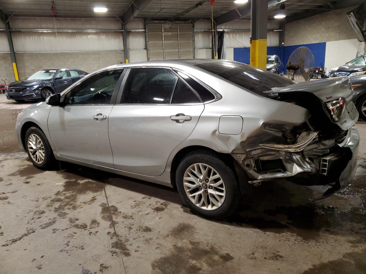 2017 TOYOTA CAMRY LE - Фото 2