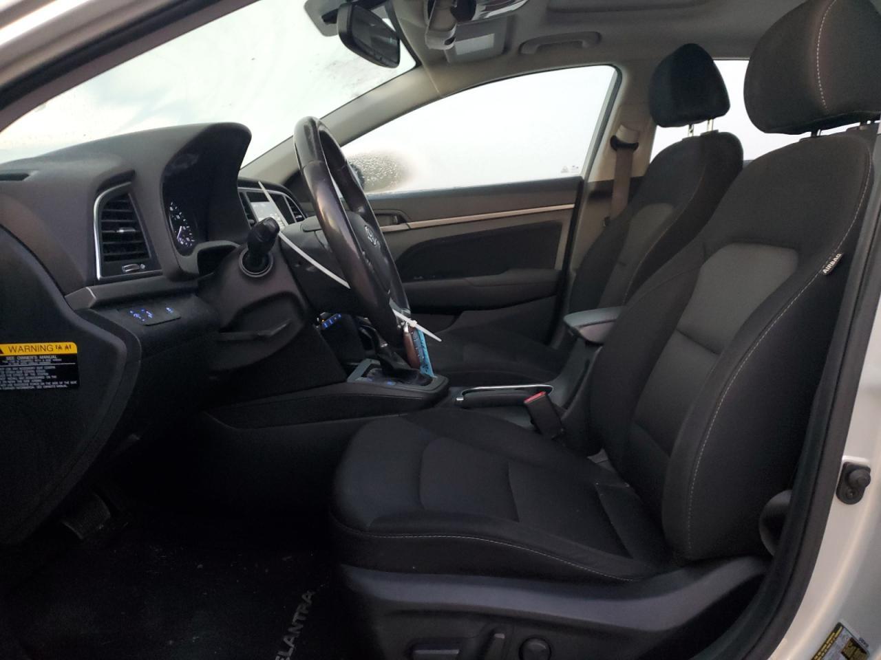 2017 HYUNDAI ELANTRA SE - Фото 7