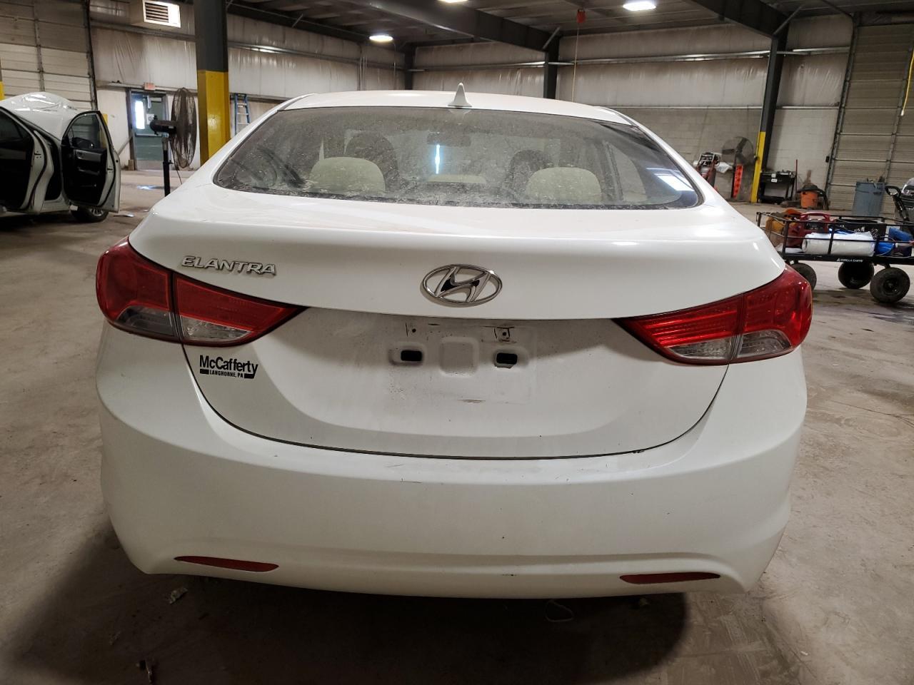 2011 HYUNDAI ELANTRA GL - Image 6