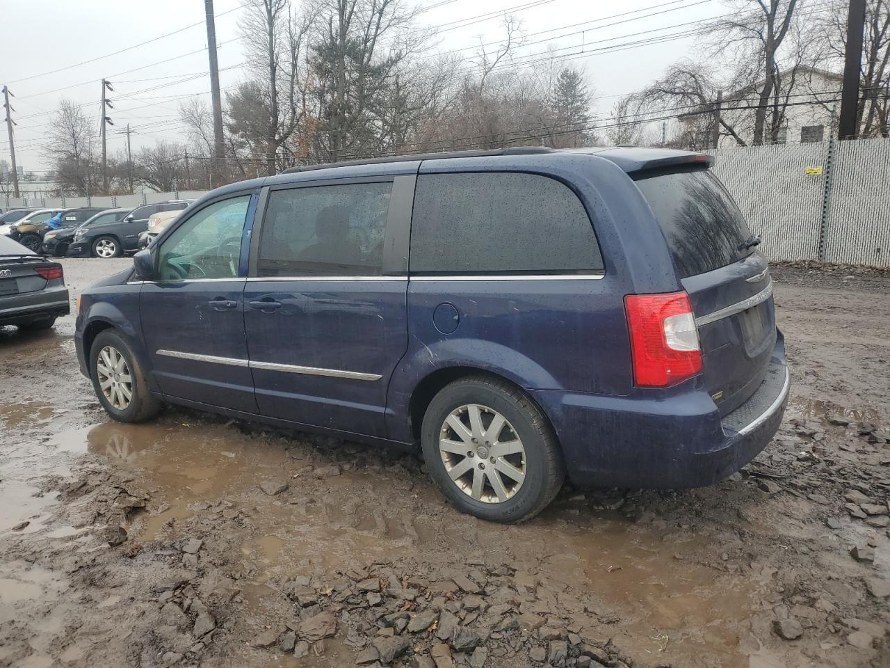 2014 CHRYSLER TOWN & COU - Image 2