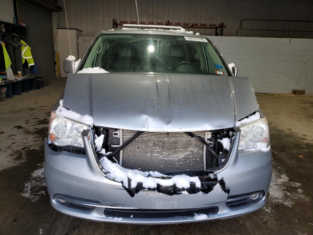 2014 CHRYSLER TOWN & COU - Image 5