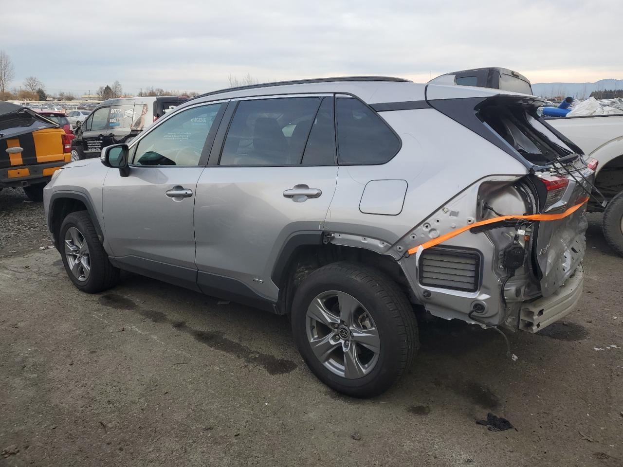 2022 TOYOTA RAV4 XLE - Фото 2