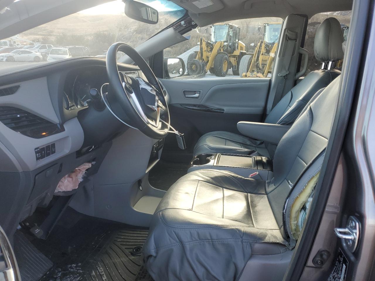 2015 TOYOTA SIENNA XLE - Фото 7