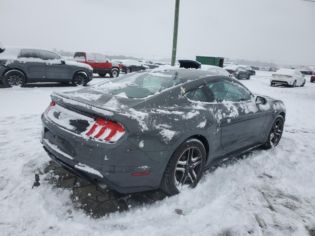 2018 FORD MUSTANG - Фото 3