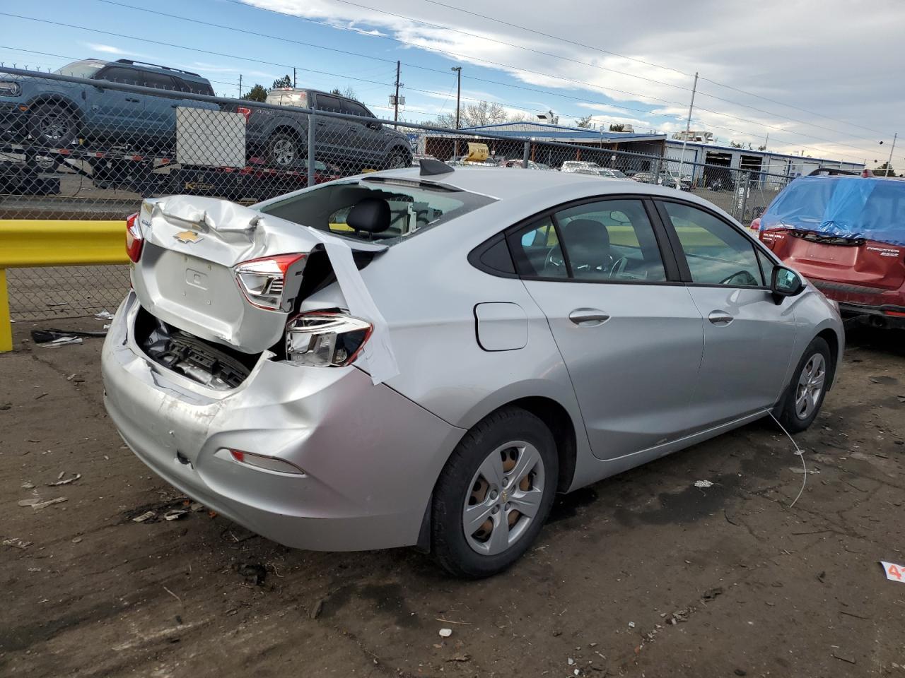 2017 CHEVROLET CRUZE LS - Image 3