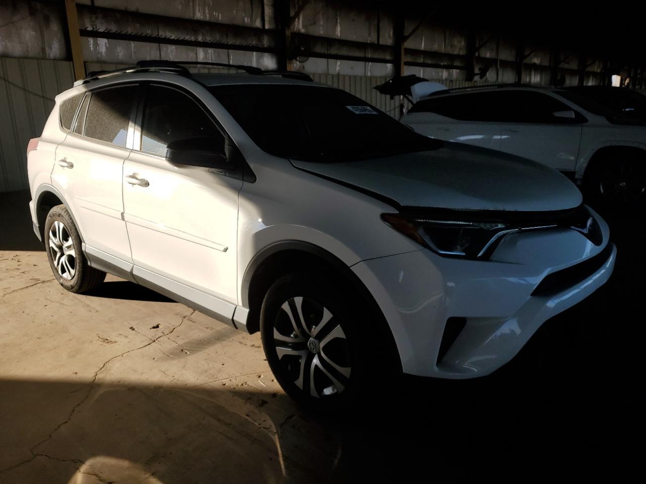 2017 TOYOTA RAV4 LE - Фото 4